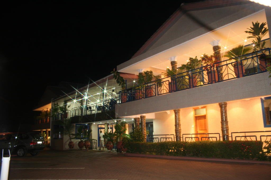 Ellking Hotel Accra Exterior photo